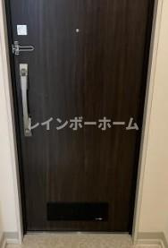 デュオメゾン赤塚EASTの玄関
