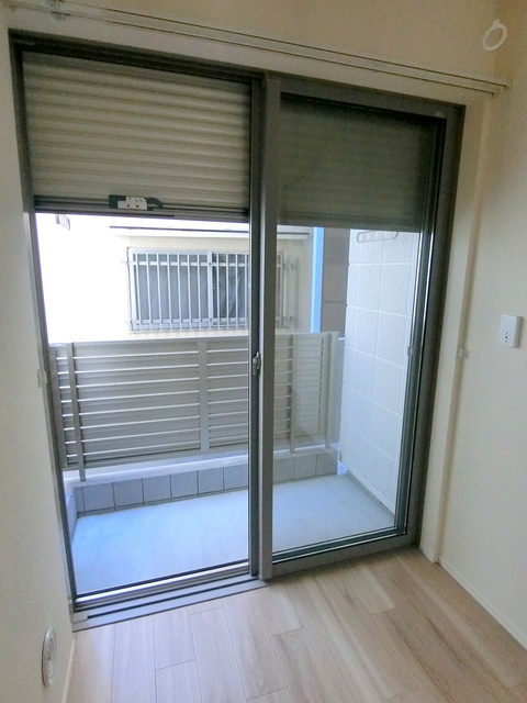 ＳＵＴＴＯＮ ＣＯＵＲＴのセキュリティ|★うれしい電動防犯シャッター★
