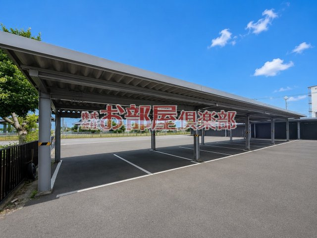 エスペランクレール長門石の駐車場|カースペースがあります