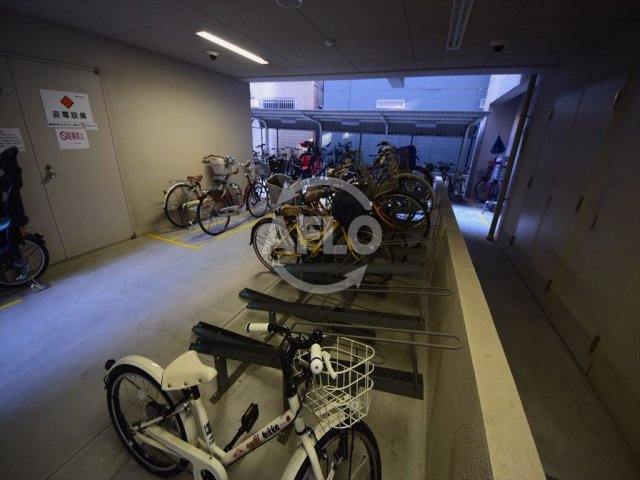 アシュランス新町　堀江小学校の設備|アシュランス新町　駐輪場