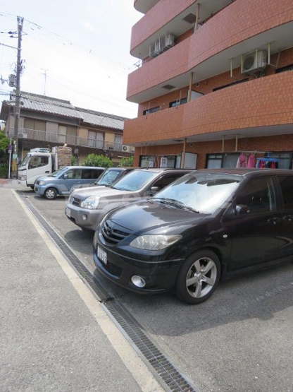 【駐車場】 | ブルースカイ