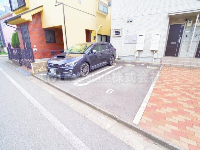エスプロの駐車場
