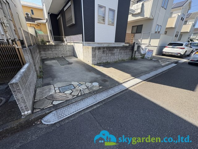 藤沢市遠藤　中古戸建の駐車場