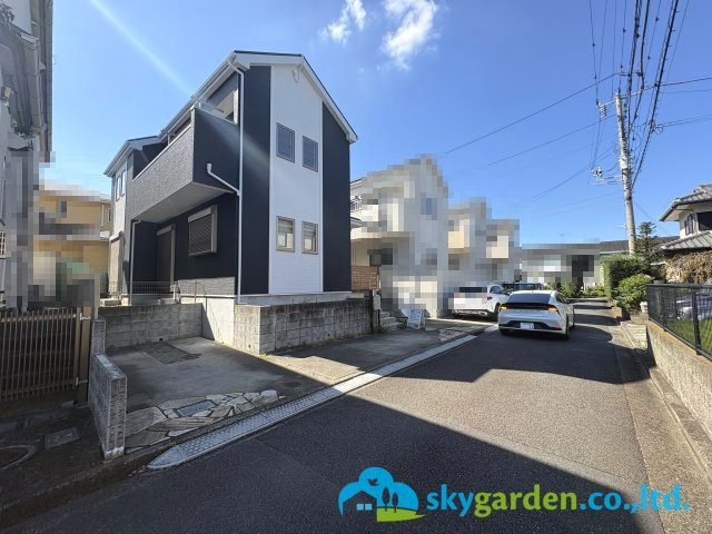 藤沢市遠藤　中古戸建の前面道路含む現地写真|前面道路含む現地写真です