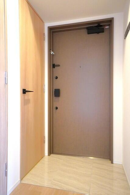 Ｊ．ＧＲＡＮ　Ｃｏｕｒｔ　品川西大井ＥＡＳＴの玄関|※写真は同タイプ住戸です。