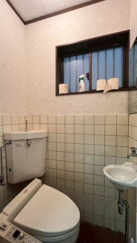 大阪市西成区南津守７丁目　貸倉庫・事務所のトイレ|落ち着いたトイレです