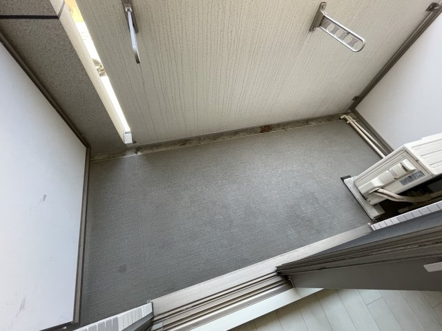 プレサンスみなと元町駅前のバルコニー