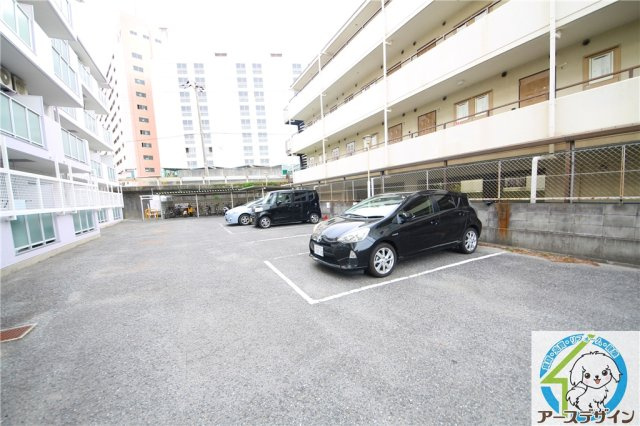 コパンジューヌⅢの駐車場