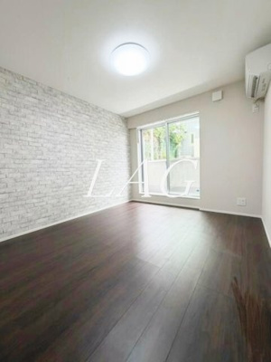 【居間・リビング】 | ＧＲＡＣＥ　ＣＯＵＲＴ | 洋室のお部屋です。