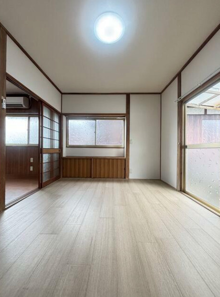 大善寺貸屋【キャッシュバック対象物件】のバルコニー|暖かな日差しのふりそそぐバルコニー