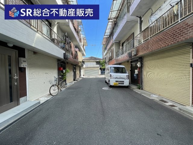 高井田元町1丁目中古戸建の駐車場|また、その後の賃貸管理や入居者お部屋付けや全てをサポートさせて頂きます。
もちろん、リフォーム費用も圧倒的価格でオーナー様の支出を削減致します。
ご相談がございましたらお気軽にお申しつけ下さいませ。