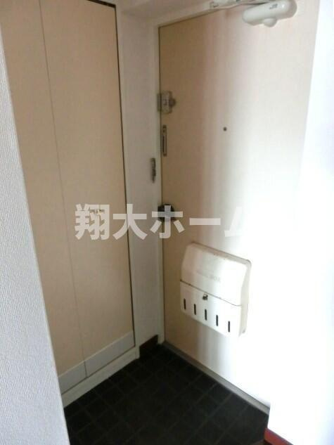 上中里ハイツの玄関
