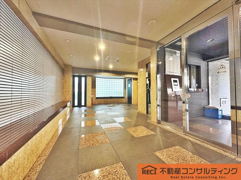 プレステージ灘新在家Ⅱのエントランス