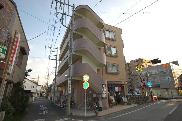 ヴィラ・アサノ宮原のエントランス