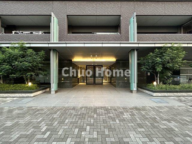 クレストスカイウイングのエントランス|【エントランス】マンションのエントランスは、その物件の印象を決める、顔とも言える場所です。毎日通る場所ですからきれいなのが一番です。