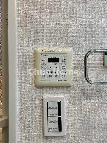 クレストスカイウイングの内装|【浴室乾燥機】暖房・冷風・換気・乾燥が可能です。毎日を快適に過ごせるうれしい機能が揃っています。雨の日の洗濯物も安心です。