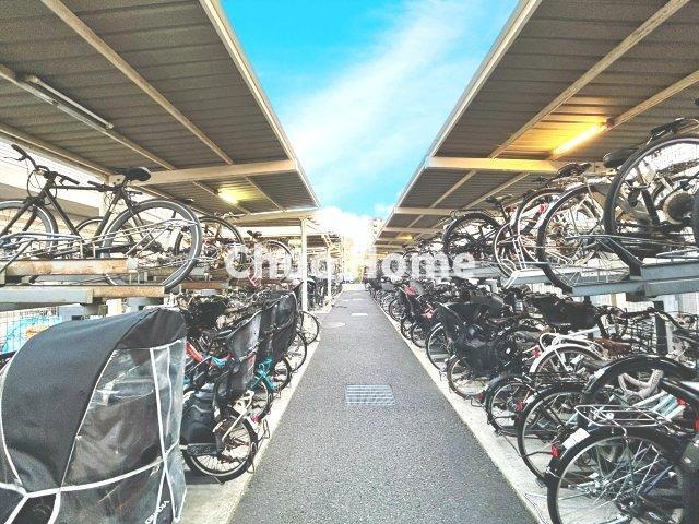 クレストスカイウイングの駐輪場|【自転車置き場】最新の空き状況や費用などの詳細は担当スタッフまでお問い合わせください。