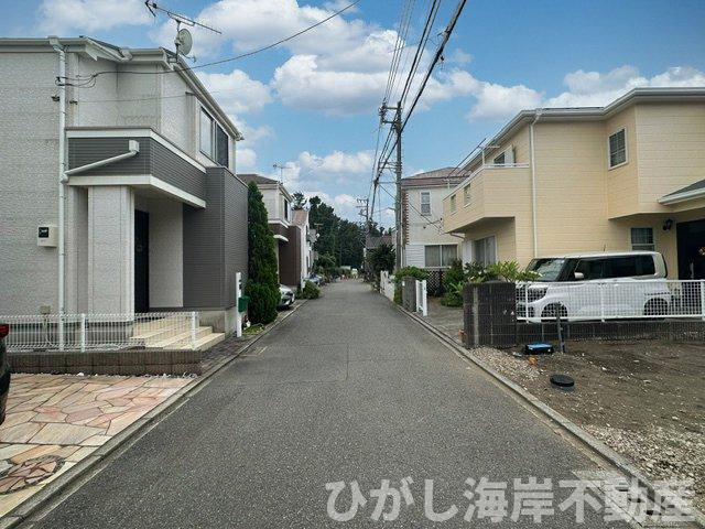 茅ケ崎市浜須賀　新築戸建の前面道路含む現地写真|8月28日撮影　建築前　現地外観