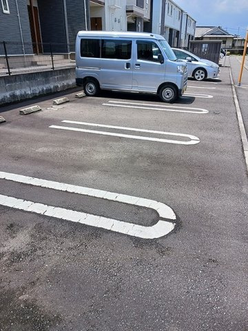 ポライトリー　Ｄの駐車場