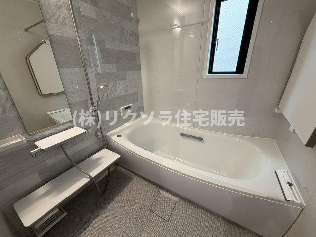 甲斐田新町　中古一戸建ての浴室|食器洗い乾燥機付き
■物件内覧・資金計画相談・住宅ローン相談、リフォーム相談、お問合せ受付中■
※当日・翌日のご内覧、ご相談はお電話でのお問合せがスムーズです！