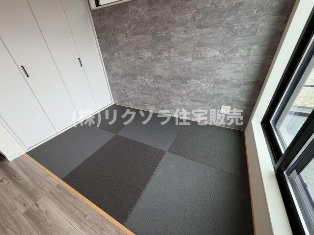 甲斐田新町　中古一戸建ての和室|畳スペース
■物件内覧・資金計画相談・住宅ローン相談、リフォーム相談、お問合せ受付中■
※当日・翌日のご内覧、ご相談はお電話でのお問合せがスムーズです！