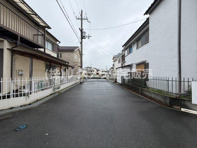 甲斐田新町　中古一戸建ての前面道路含む現地写真|前道　南　幅員6.5ｍ　西　幅員4.5ｍ
■物件内覧・資金計画相談・住宅ローン相談、リフォーム相談、お問合せ受付中■
※当日・翌日のご内覧、ご相談はお電話でのお問合せがスムーズです！