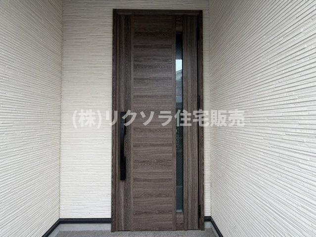 甲斐田新町　中古一戸建ての居間・リビング|LDK20.0帖
■物件内覧・資金計画相談・住宅ローン相談、リフォーム相談、お問合せ受付中■
※当日・翌日のご内覧、ご相談はお電話でのお問合せがスムーズです！