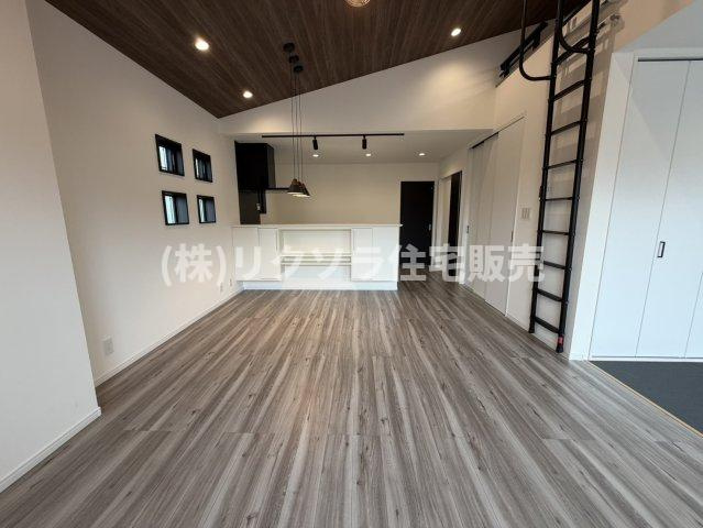 甲斐田新町　中古一戸建てのキッチン|LDK20.0帖
■物件内覧・資金計画相談・住宅ローン相談、リフォーム相談、お問合せ受付中■
※当日・翌日のご内覧、ご相談はお電話でのお問合せがスムーズです！