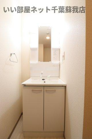 ファーストグリーン　Ｃの洗面所|朝の準備に活躍する、洗髪洗面化粧台！