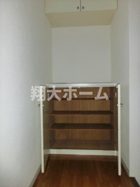 メゾンベルドホサカの玄関