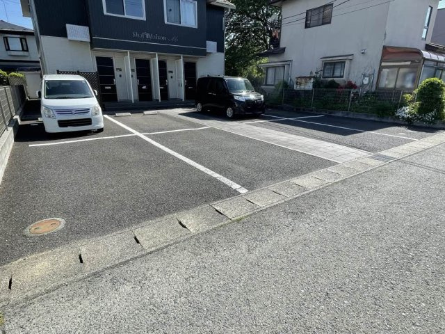 シャーメゾンＭの駐車場