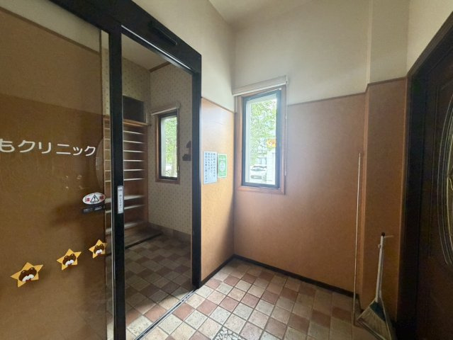 仮称）田村町貸店舗の玄関