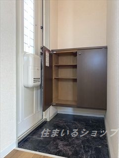リビエラ南　Ａ棟の玄関|シューズボックス