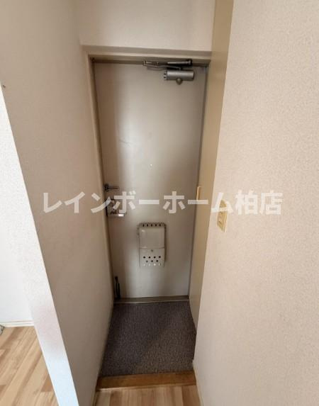 特典：仲介手数料が無料です!!の玄関