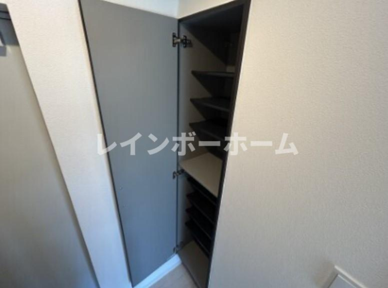 ジーメゾン岩槻上里の玄関|※同建物別部屋参照