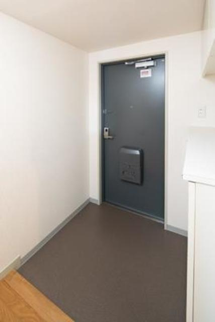 ハイエスト荻窪の玄関|※写真は同タイプ住戸です。