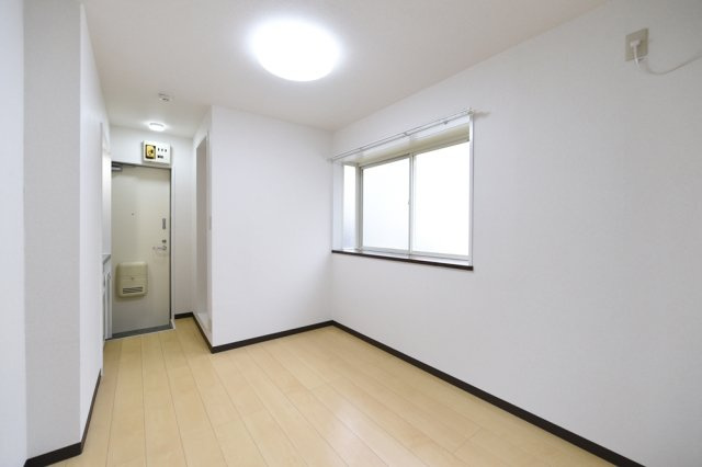 メトリブ三軒茶屋の洋室|ゆったりした洋室です