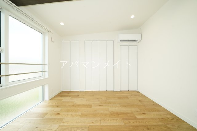 【寝室】 | ヴィラージュ戸塚壱番館 | 落ち着いて過ごせるお部屋なので、寝室にいかがでしょうか