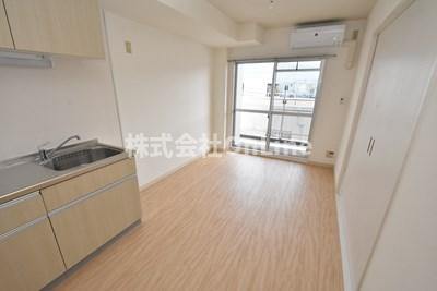 八尾市西山本町１丁目の賃貸マンションの居間・リビング