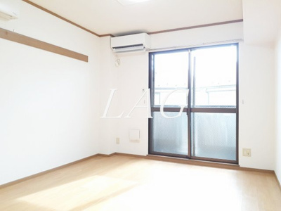【居間・リビング】 | シャルマンメゾン | 洋室のお部屋です。