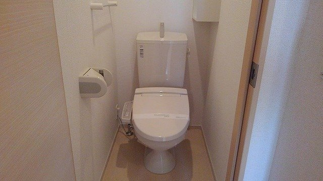スカイガーデンのトイレ|落ち着いた色調のトイレです