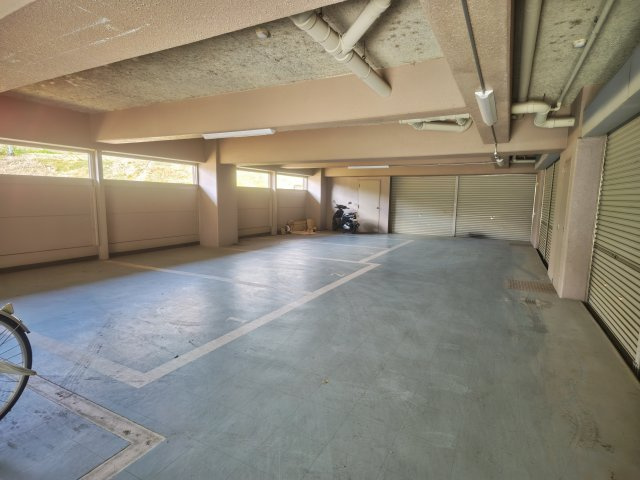フリーディオ木屋元町の駐車場