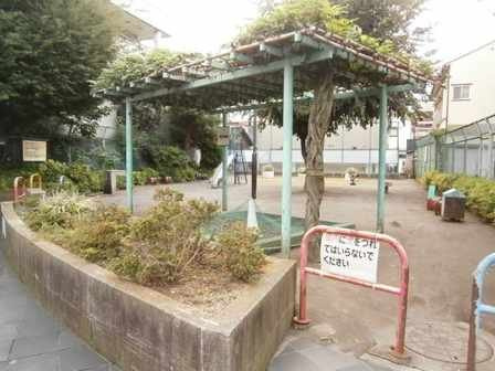 レオネクストローズの周辺|物件前小公園あり