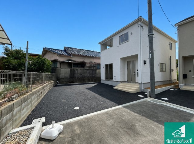 ♦泉南郡熊取町五門東　第2期　新築一戸建ての前面道路含む現地写真|車通りの少ない前面道路！お子様がいらっしゃるご家族でも安心！