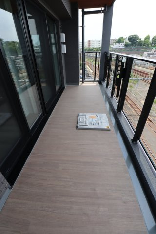 GENOVIA赤羽のバルコニー|バルコニーからの眺めを楽しみながら食事をしませんか
