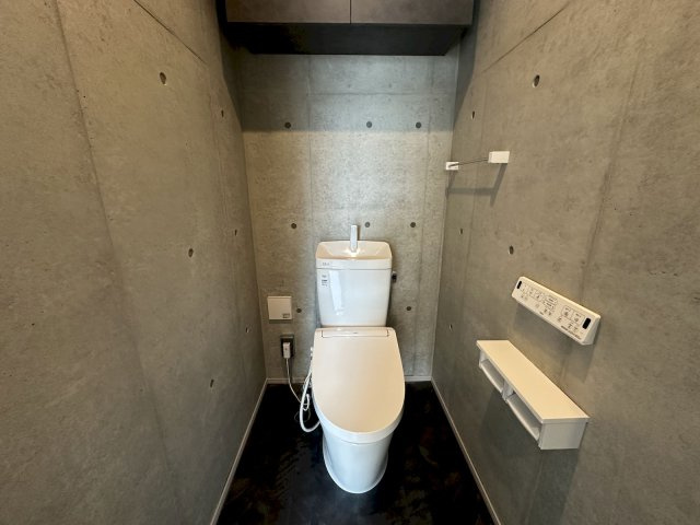 ルミナス池袋本町のトイレ|落ち着いた色調のトイレです