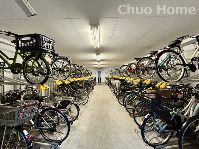 コスモ東京ベイフォートの駐輪場|【自転車置き場】最新の空き状況や費用などの詳細は担当スタッフまでお問い合わせください。