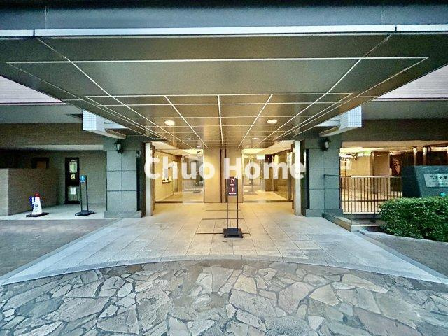 コスモ東京ベイフォートのエントランス|【エントランス】マンションのエントランスは、その物件の印象を決める、顔とも言える場所です。毎日通る場所ですからきれいなのが一番です。