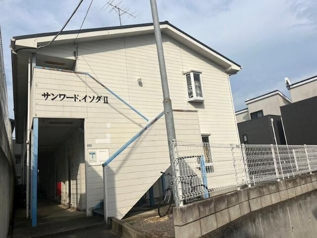 サンワード・イソダⅡのエントランス