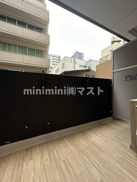 プレサンス堺筋本町エグゼブランのバルコニー